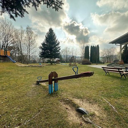 Hotel Am Laerchenberg I Fruehstueck, Wlan, Parkplatz Schirgiswalde-Kirschau Eksteriør bilde