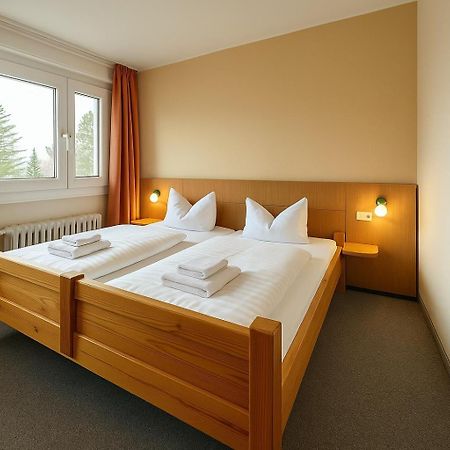 Hotel Am Laerchenberg I Fruehstueck, Wlan, Parkplatz Schirgiswalde-Kirschau Eksteriør bilde