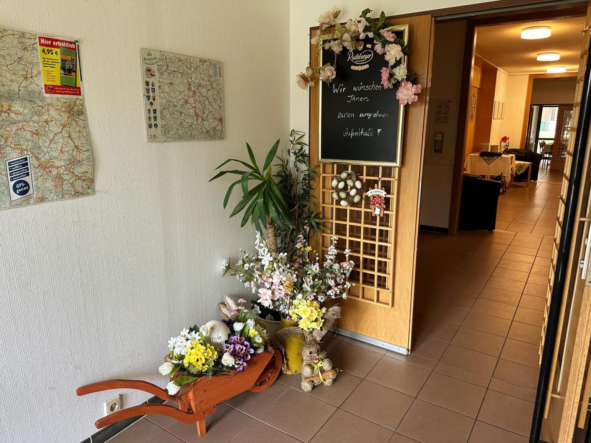 Hotel Am Laerchenberg I Fruehstueck, Wlan, Parkplatz Schirgiswalde-Kirschau Eksteriør bilde