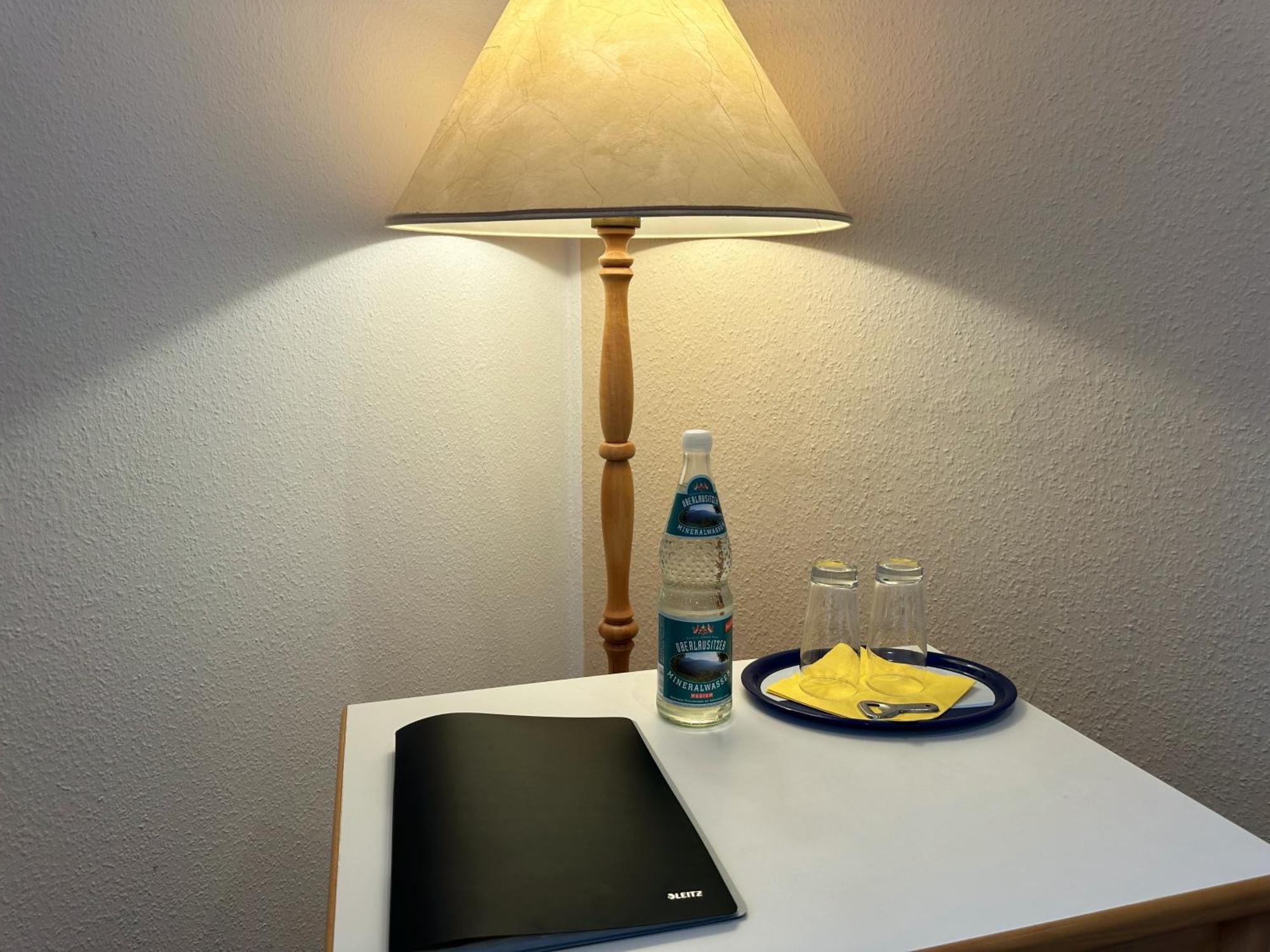 Hotel Am Laerchenberg I Fruehstueck, Wlan, Parkplatz Schirgiswalde-Kirschau Eksteriør bilde