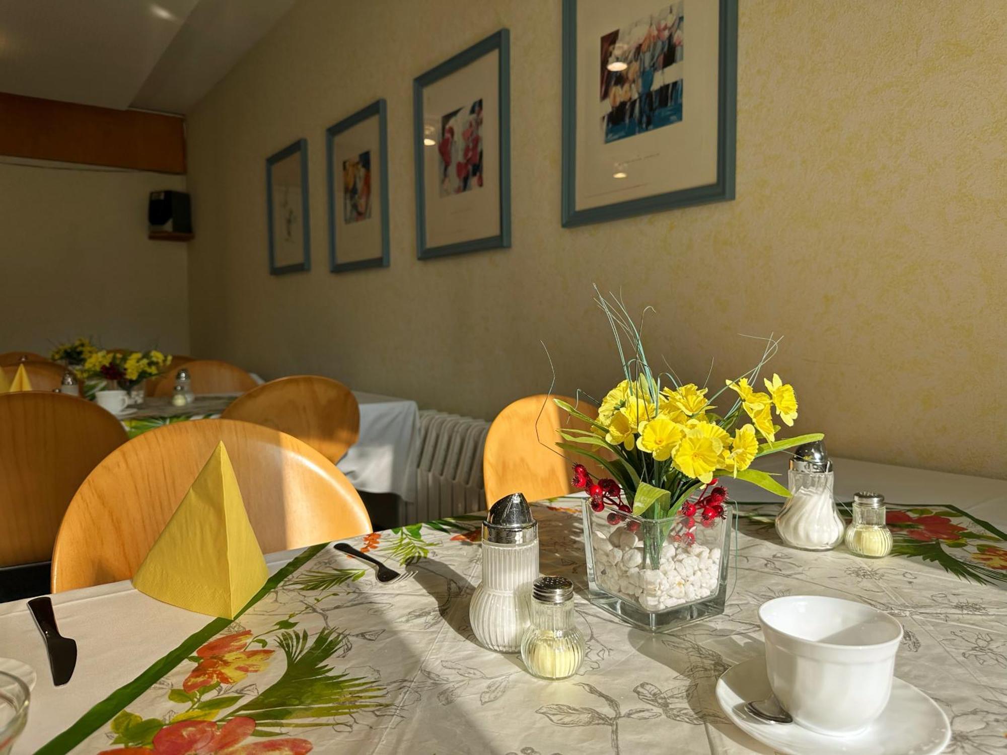 Hotel Am Laerchenberg I Fruehstueck, Wlan, Parkplatz Schirgiswalde-Kirschau Eksteriør bilde